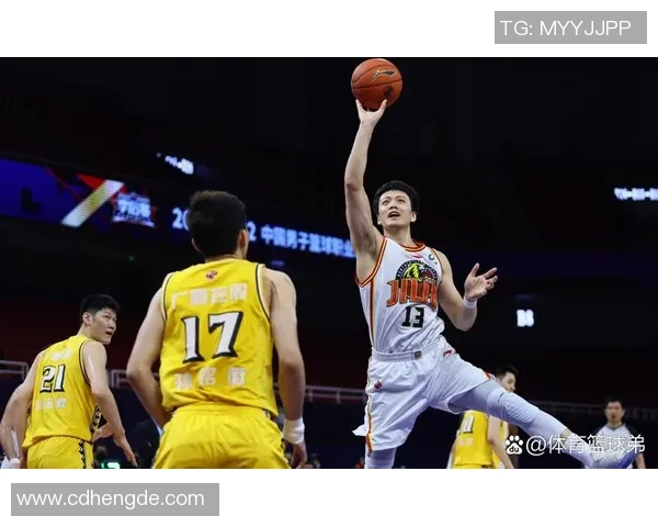 北京足球队盯防体系解析及其在比赛中的战术应用探讨